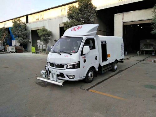 國六1.5立方 藍牌東風(fēng)途逸 路面清洗車(chē)