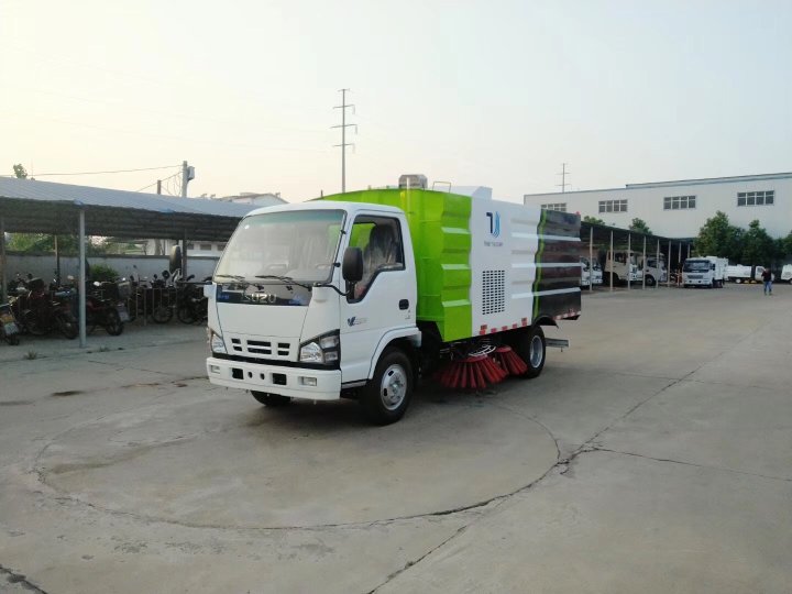 國六五十鈴掃路車(chē)（5.5立方）